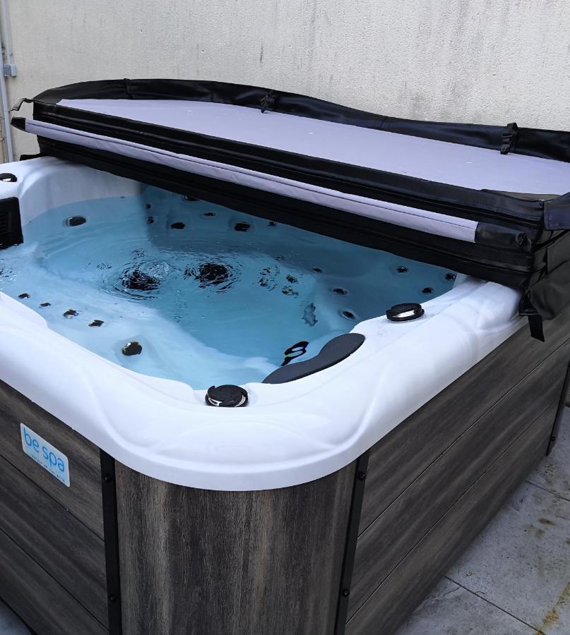 O Rethel Jacuzzi, Gite Ardennes Экстерьер фото
