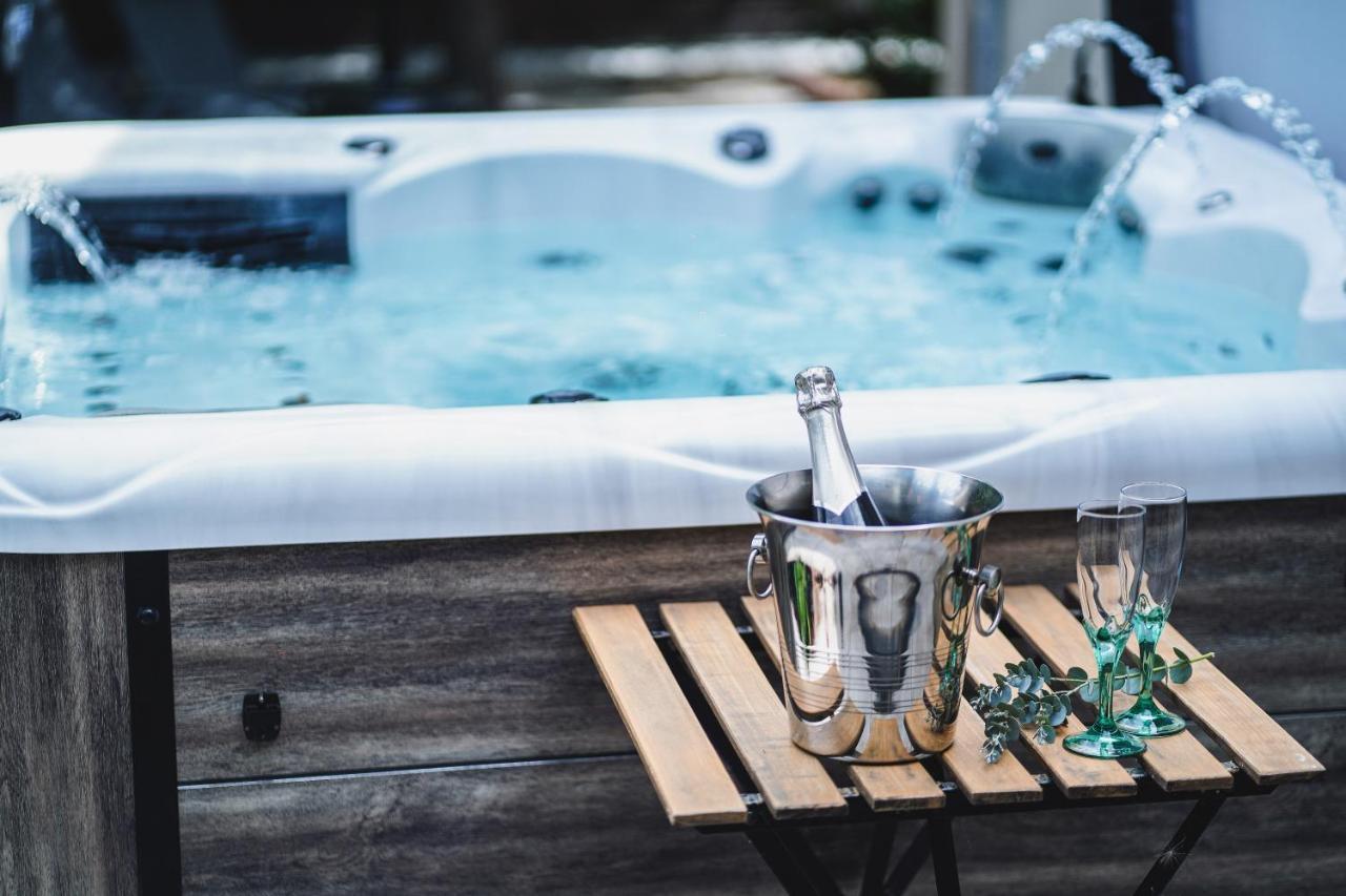 O Rethel Jacuzzi, Gite Ardennes Экстерьер фото