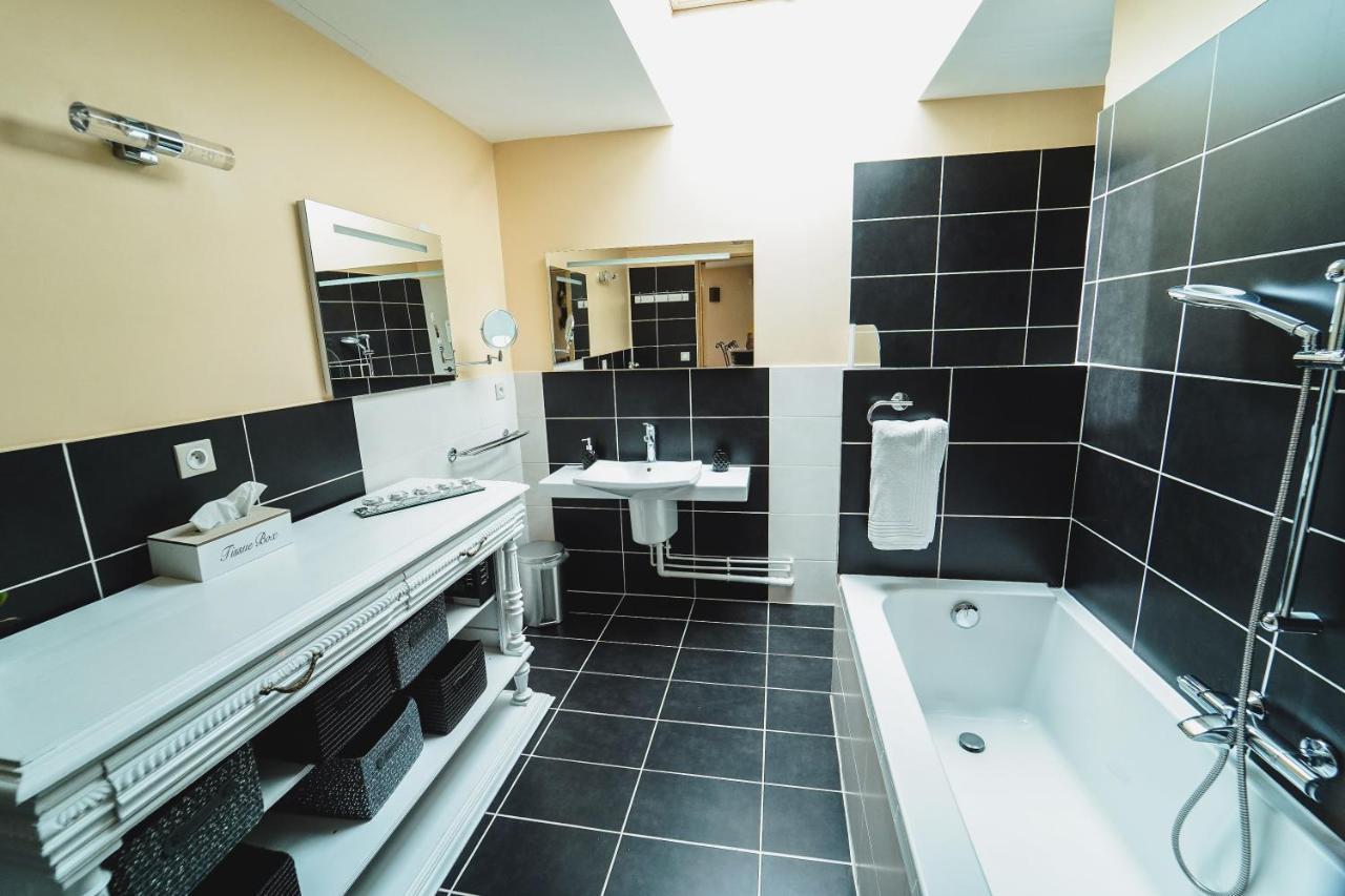 O Rethel Jacuzzi, Gite Ardennes Экстерьер фото