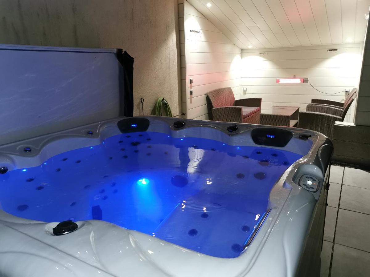 O Rethel Jacuzzi, Gite Ardennes Экстерьер фото